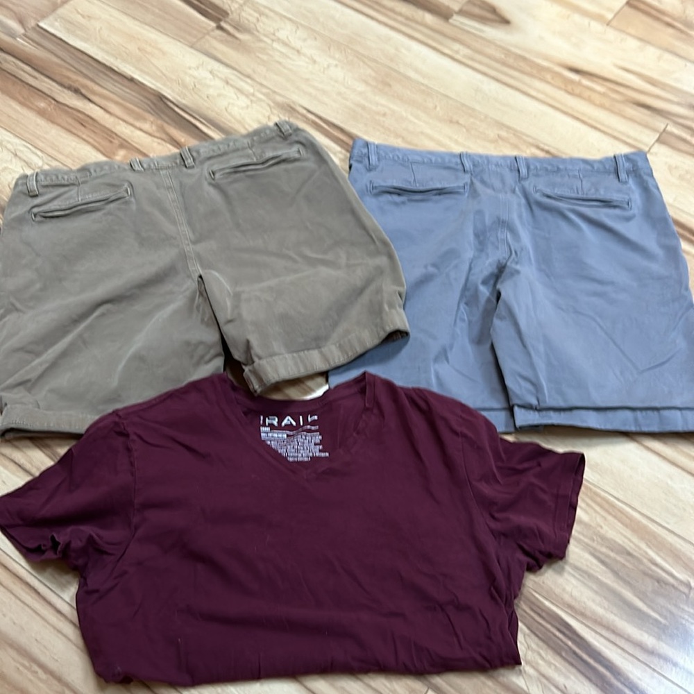 RAIL Two men’s Rail shorts and a Rail tee - Picture 2 of 2